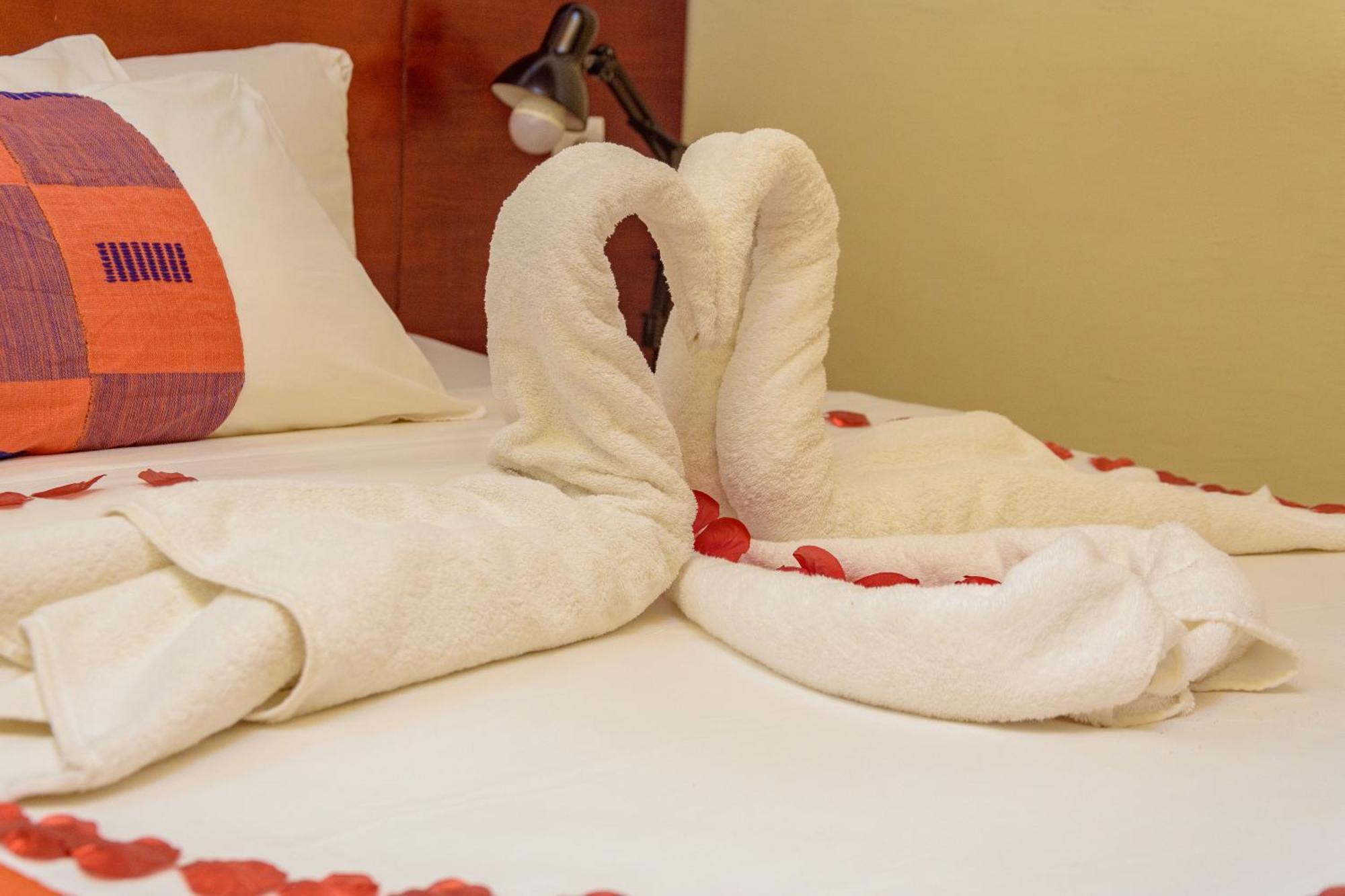 Hotel La Rose Blanche Korhogo Ngoại thất bức ảnh