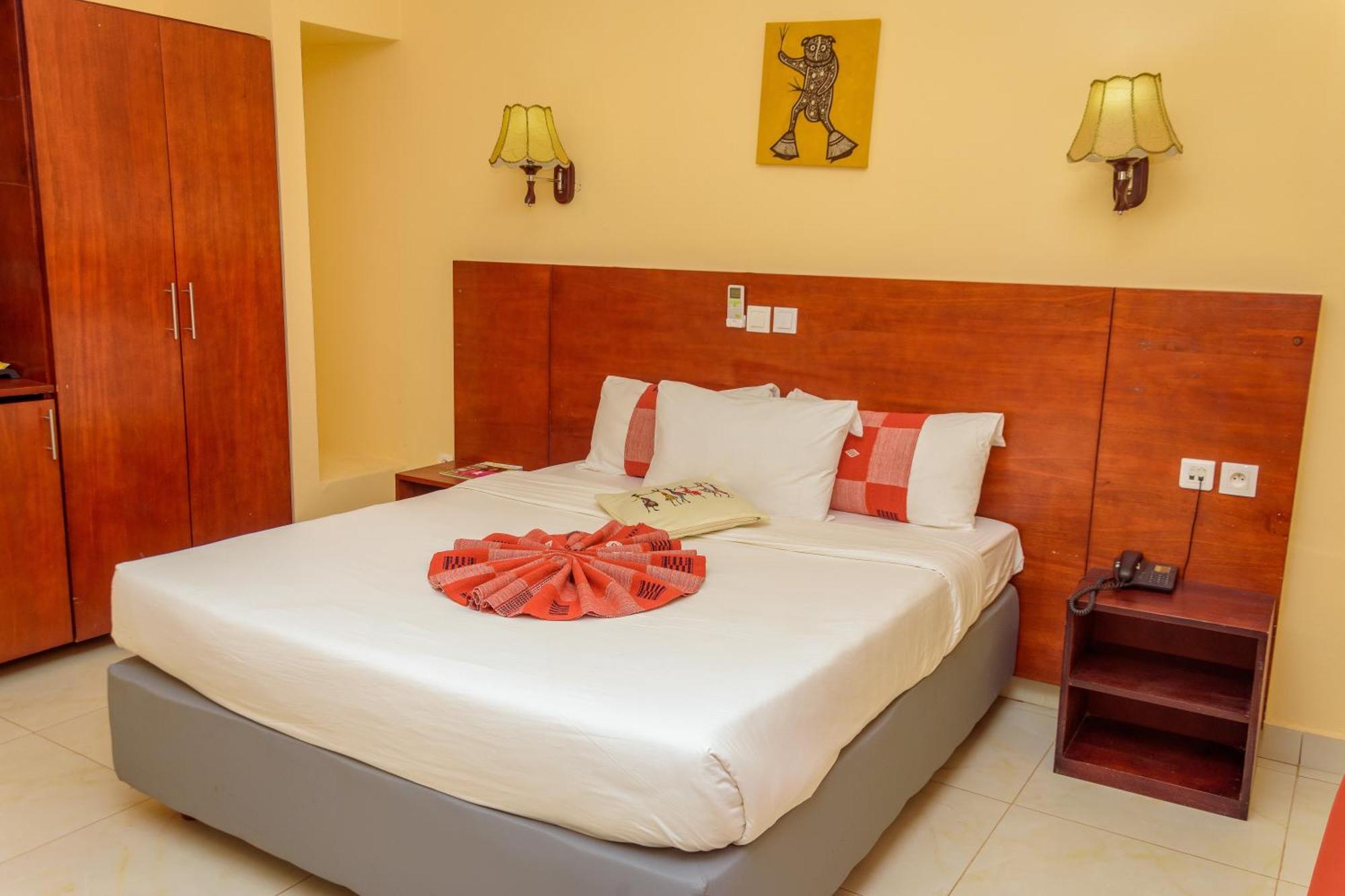 Hotel La Rose Blanche Korhogo Ngoại thất bức ảnh
