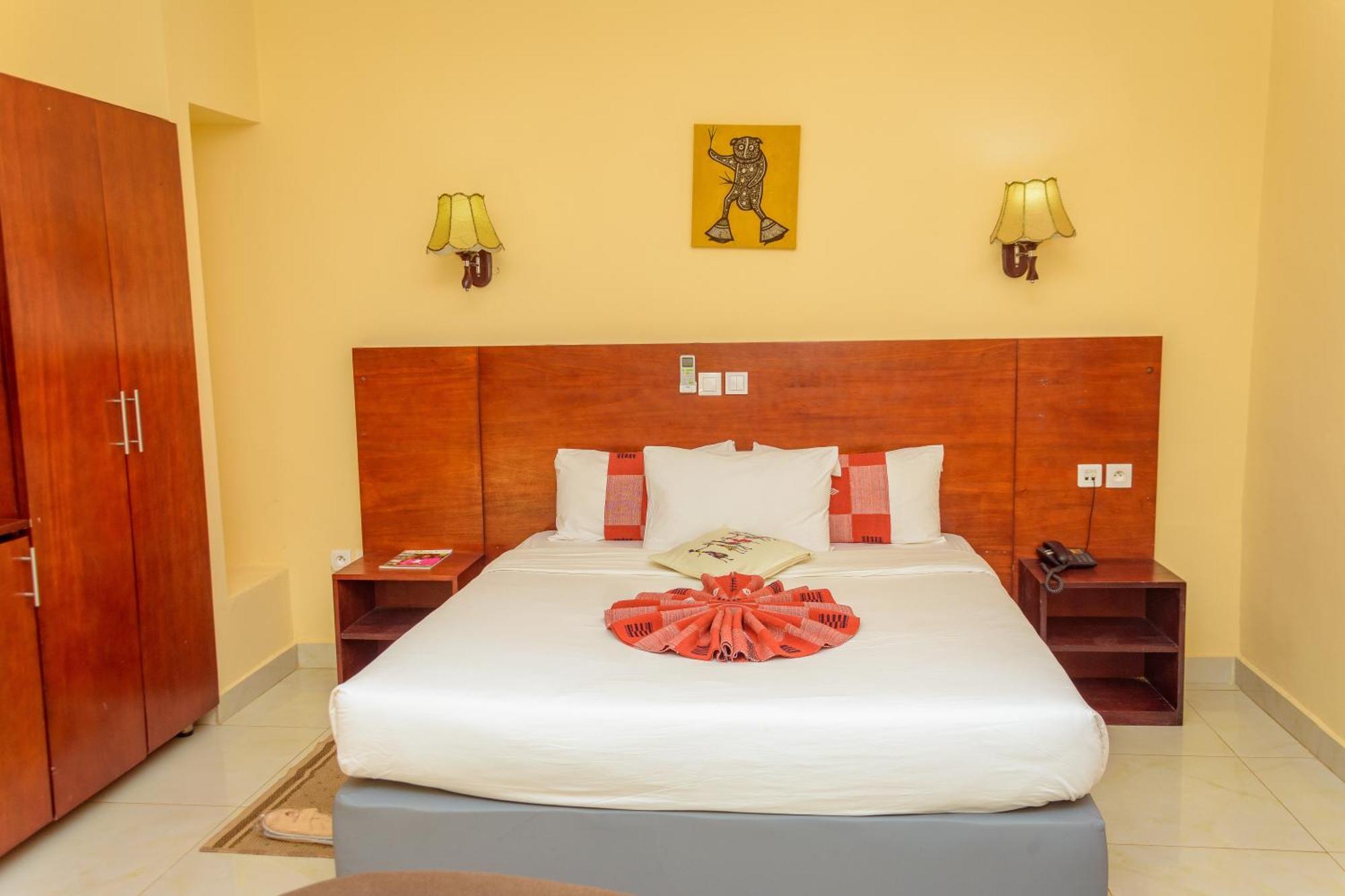 Hotel La Rose Blanche Korhogo Ngoại thất bức ảnh