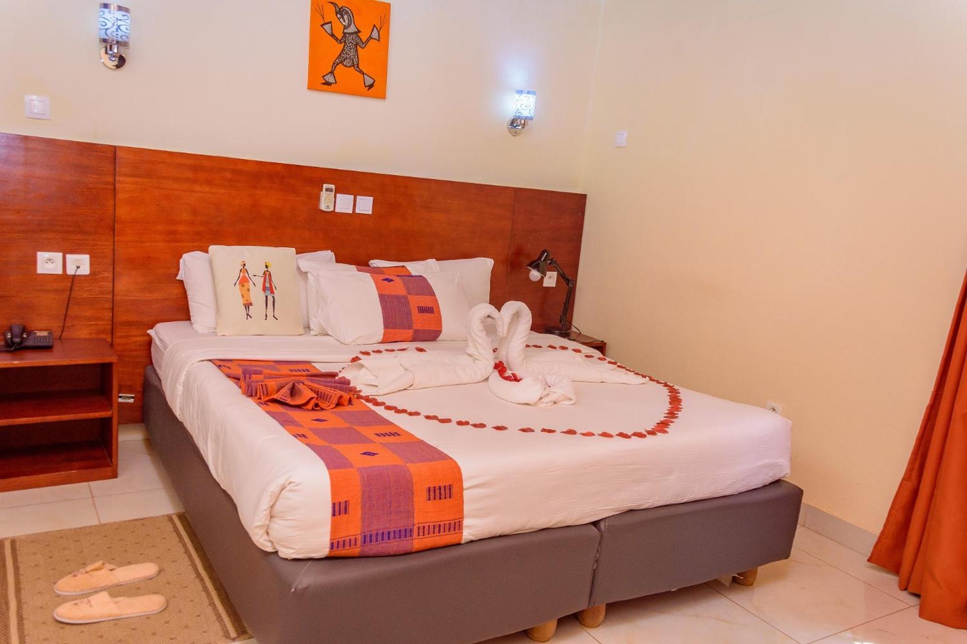 Hotel La Rose Blanche Korhogo Ngoại thất bức ảnh