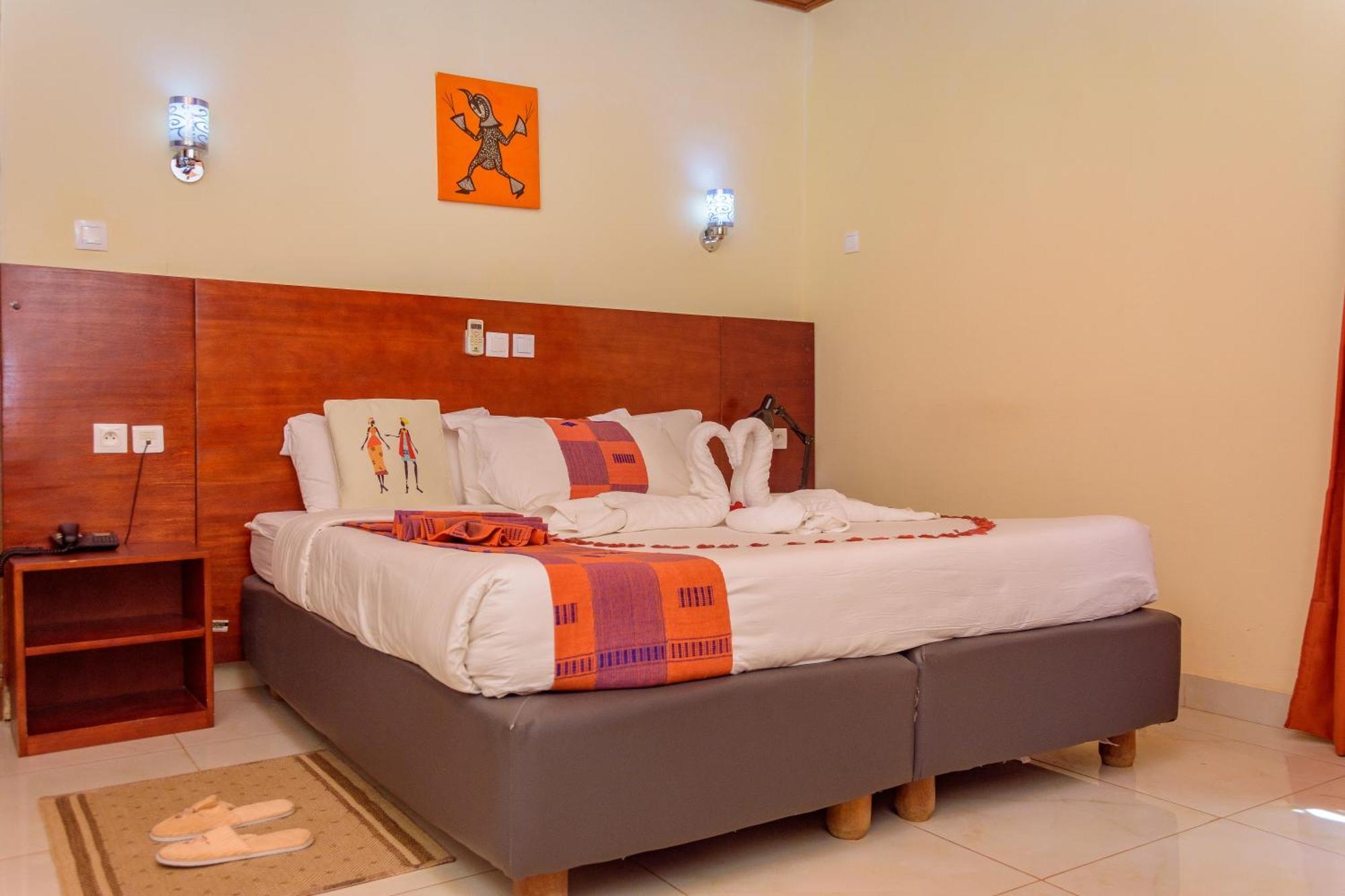 Hotel La Rose Blanche Korhogo Ngoại thất bức ảnh