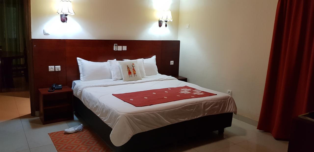 Hotel La Rose Blanche Korhogo Ngoại thất bức ảnh