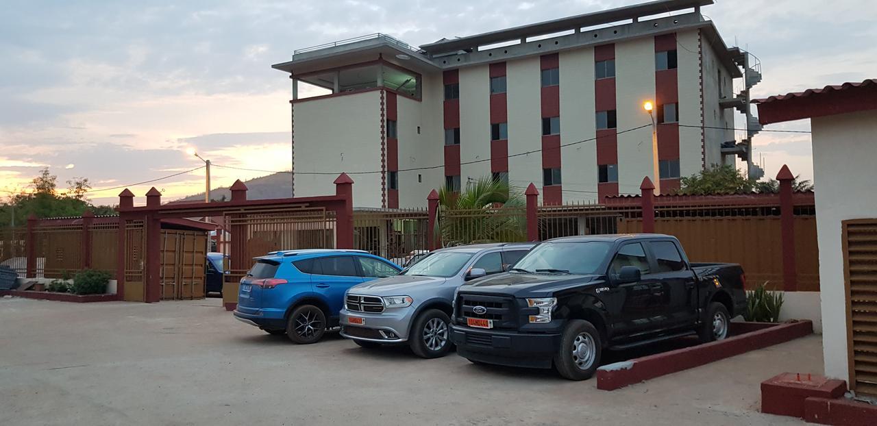 Hotel La Rose Blanche Korhogo Ngoại thất bức ảnh