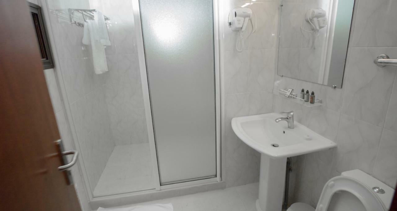 Hotel La Rose Blanche Korhogo Ngoại thất bức ảnh