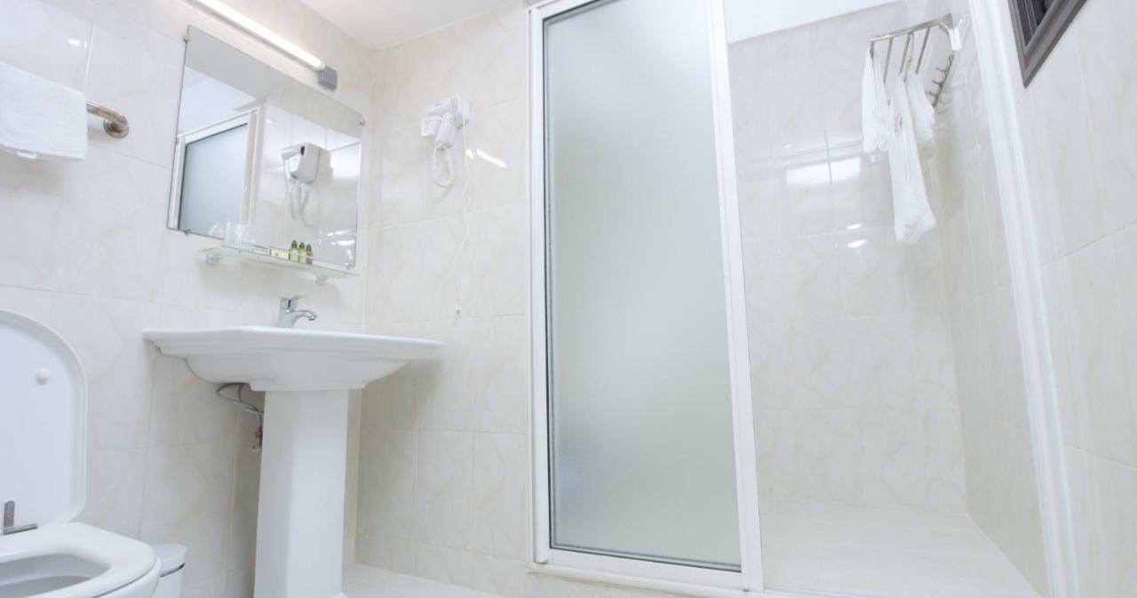 Hotel La Rose Blanche Korhogo Ngoại thất bức ảnh
