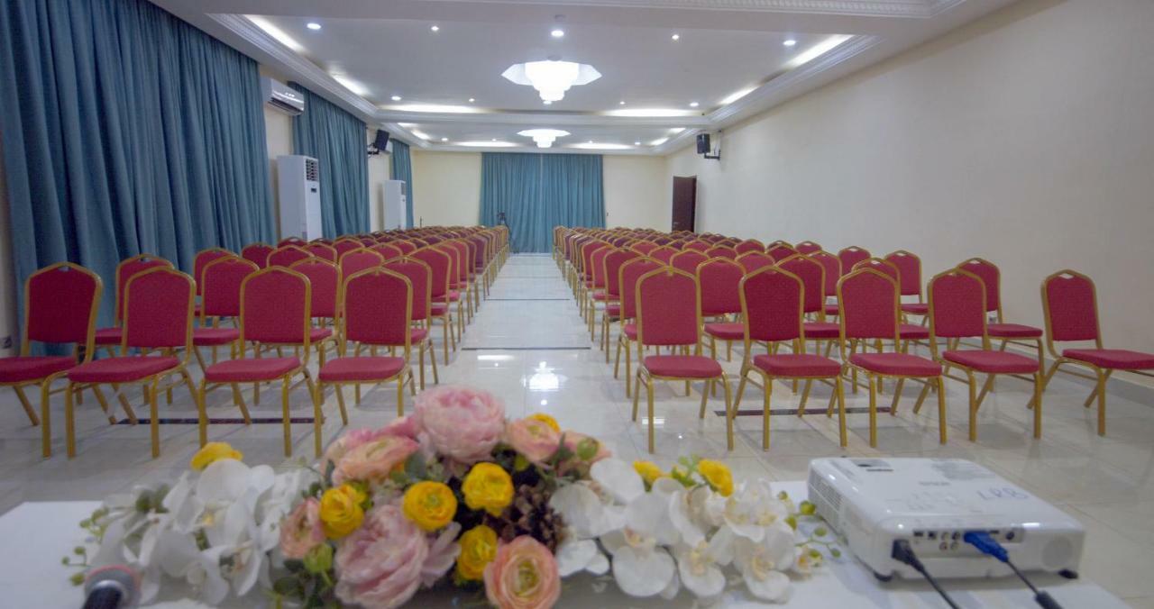 Hotel La Rose Blanche Korhogo Ngoại thất bức ảnh