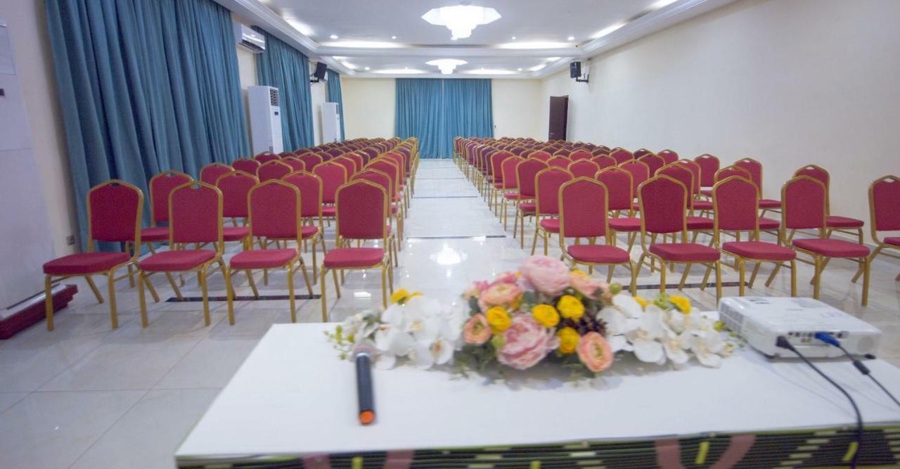 Hotel La Rose Blanche Korhogo Ngoại thất bức ảnh